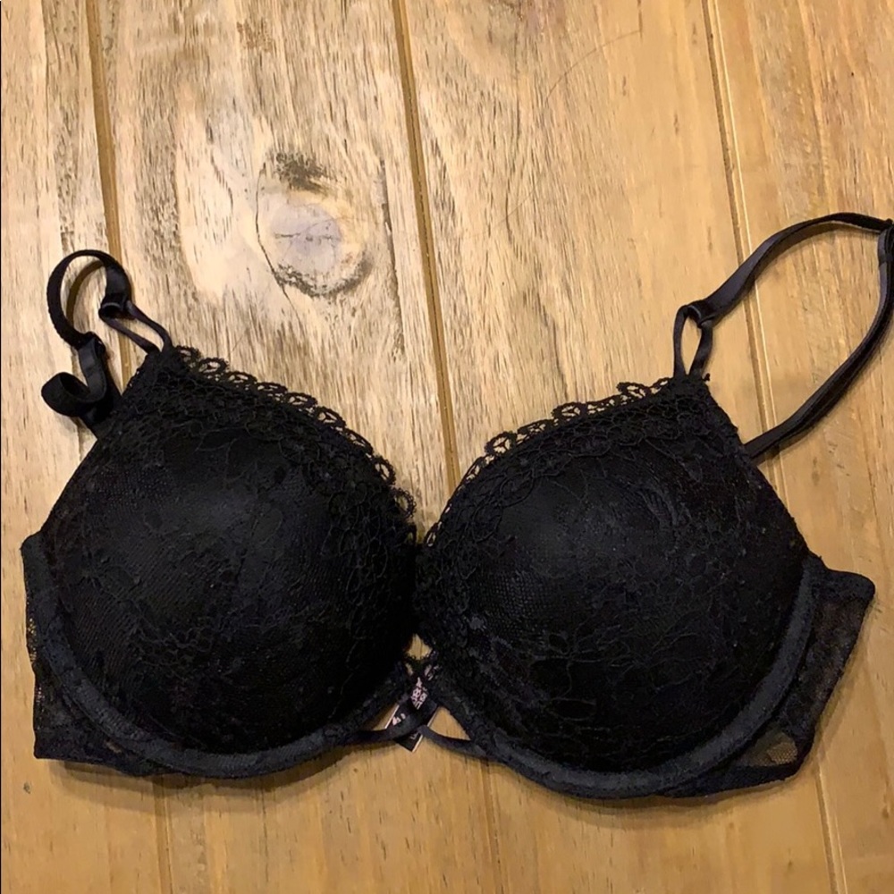 VS black, add 2 cups bombshell, 34B